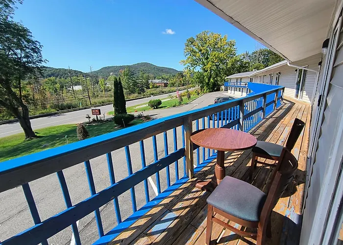 Econo Lodge Lee - Great Barrington